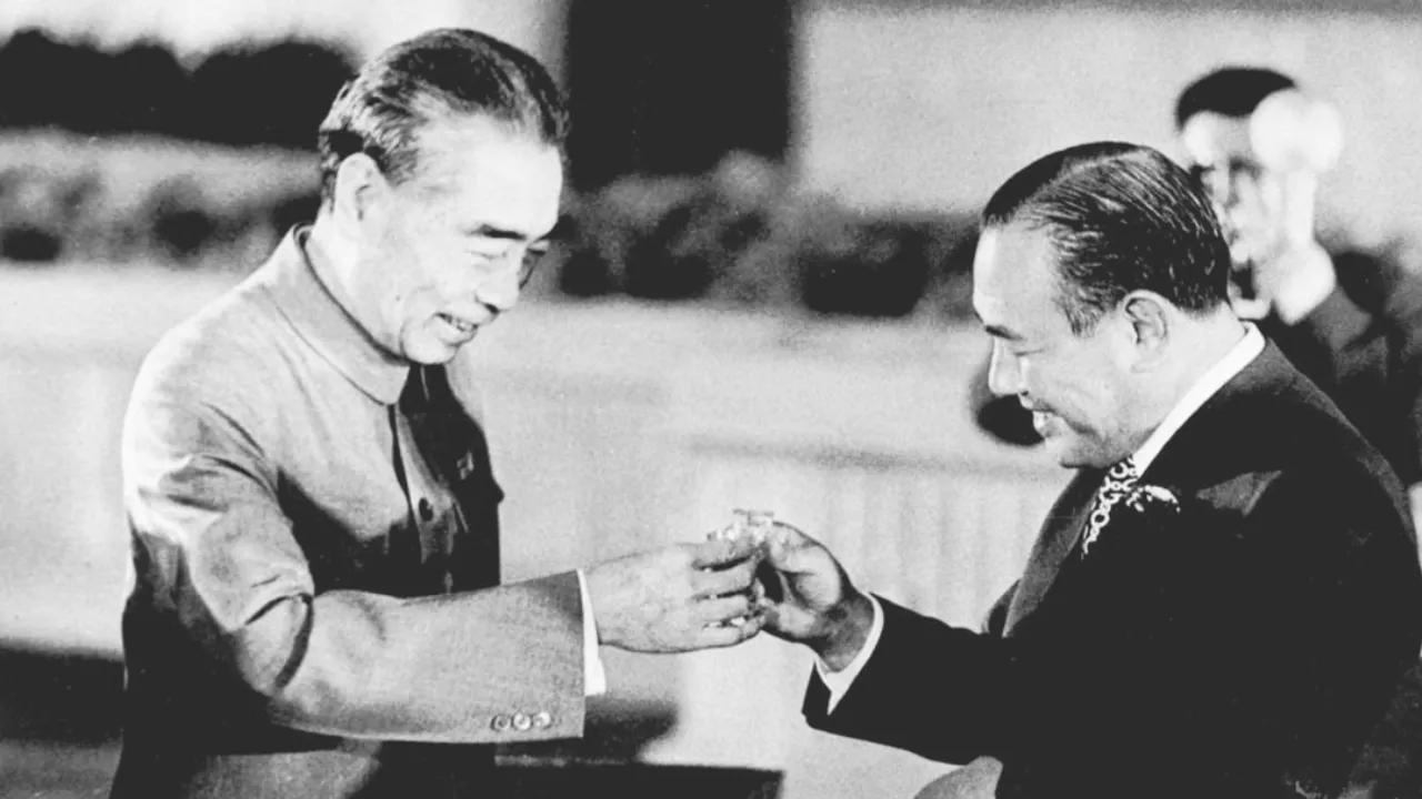  China-Japan Photograph:(AFP) 