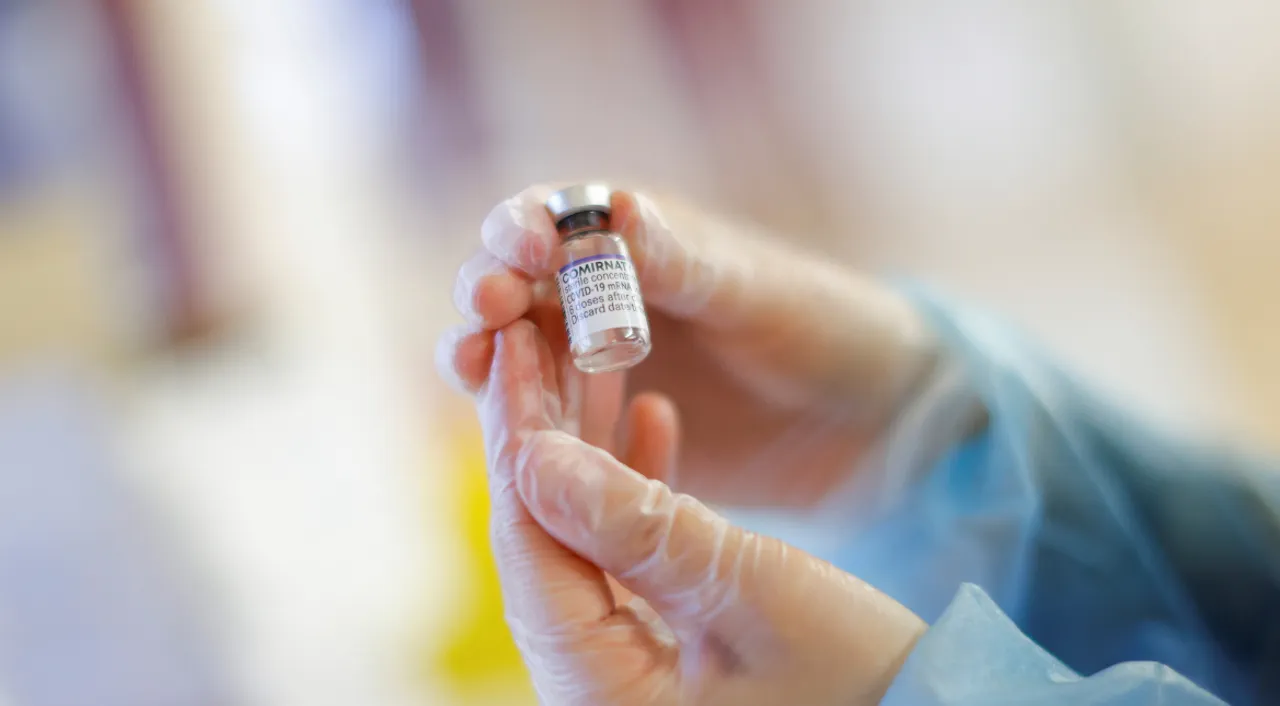  China and Germany reach an agreement to allow German expatriates to use "German vaccines". Photograph:(Reuters) 