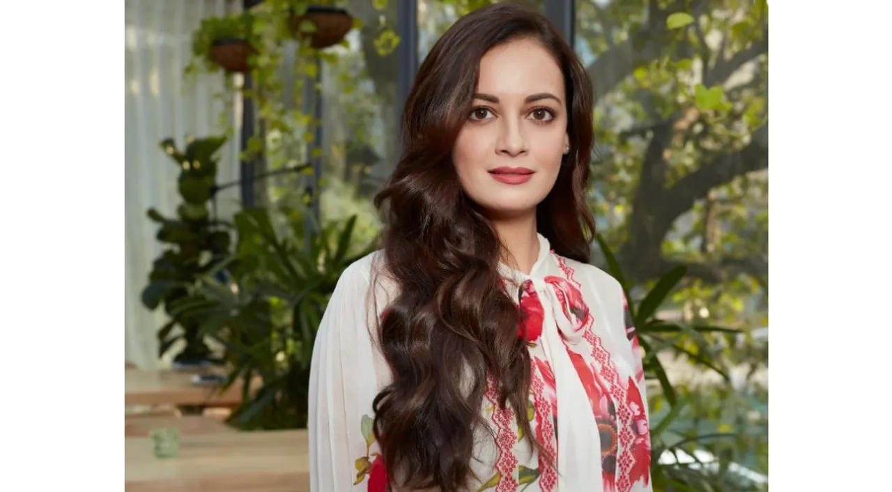  Dia Mirza Photograph:(X) 