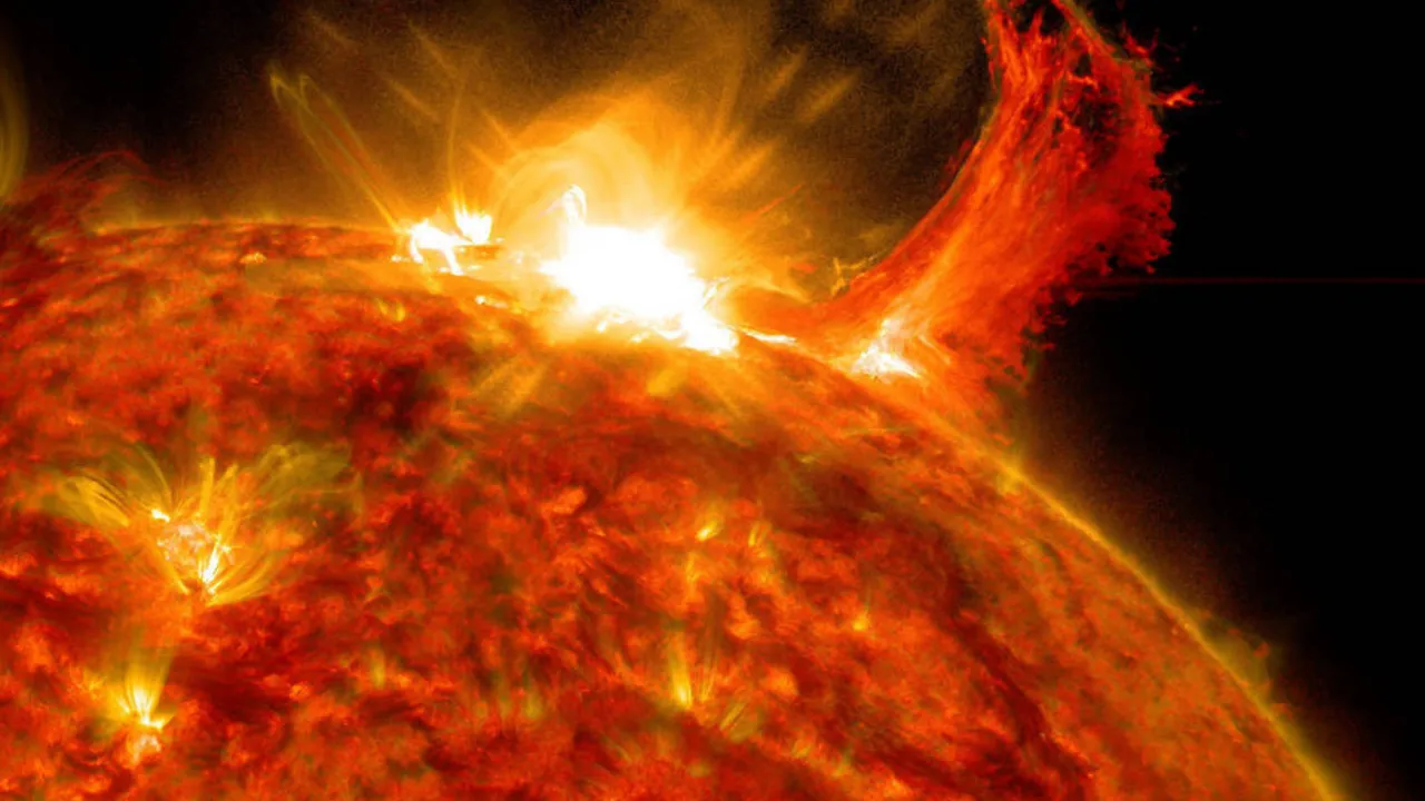  Solar flare Photograph:(X) 