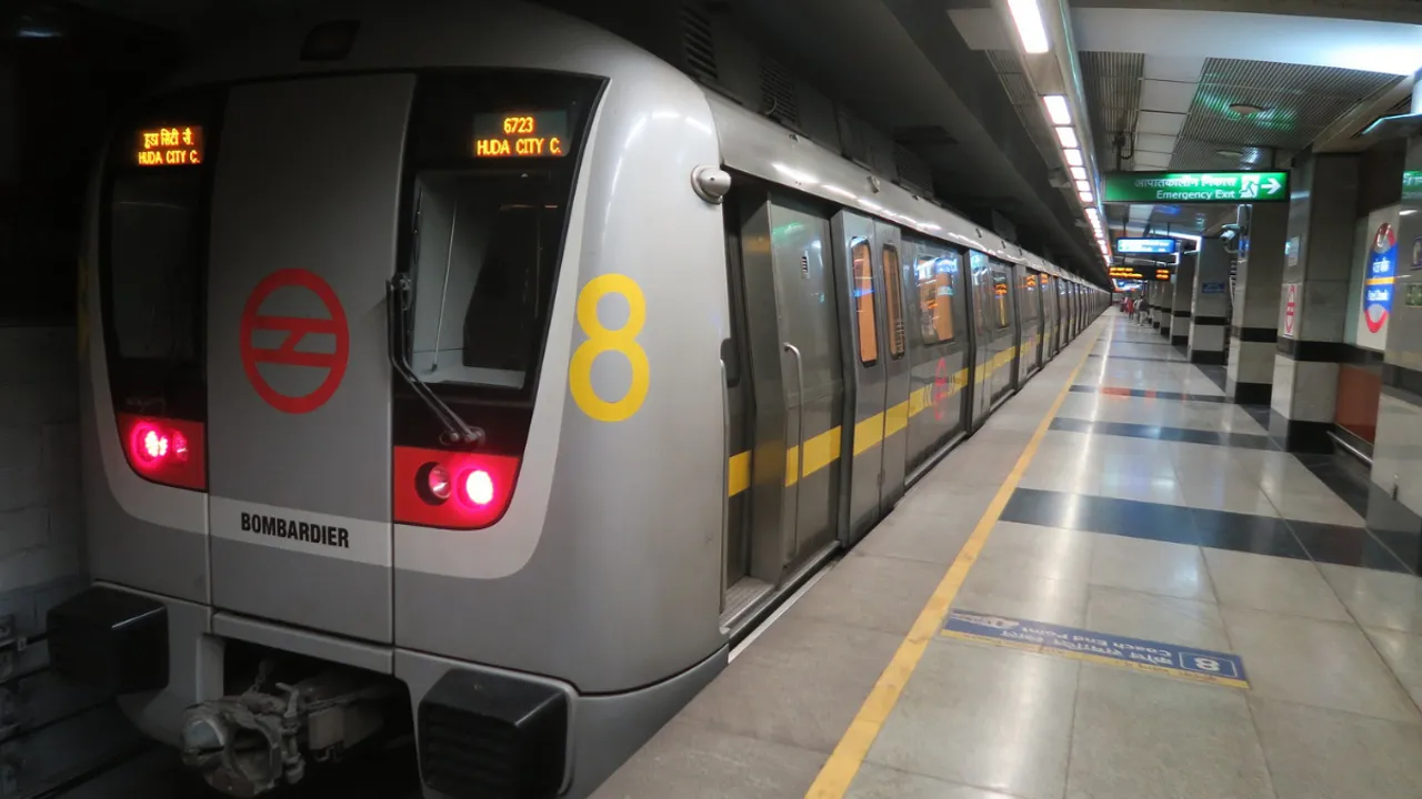  Delhi Metro will be allowing passengers to carry alcohol bottles Photograph:(Others) 