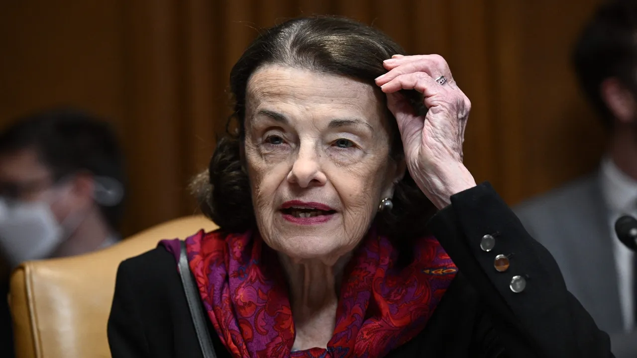  Dianne Feinstein- Democrat from California Photograph:(X) 