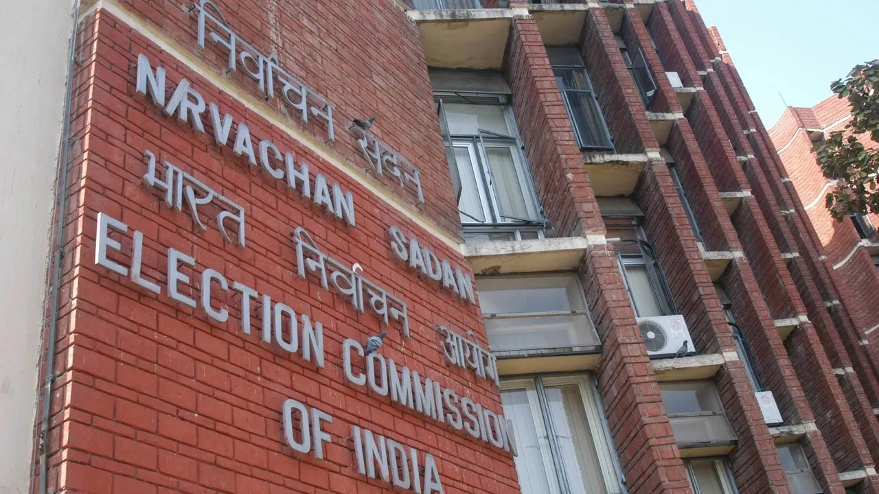  ECI introduces vote from home option Photograph:(X) 