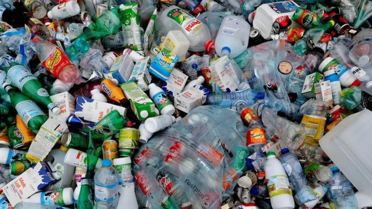  Plastics Photograph:(Reuters) 
