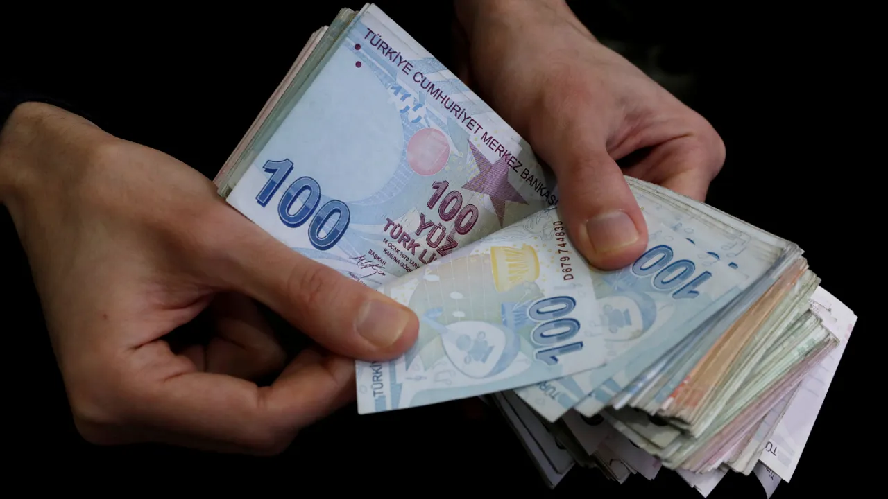  Turkish lira Photograph:(Reuters) 