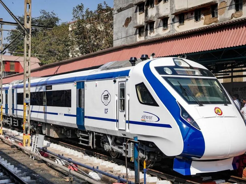  Vande Bharat Express  Photograph:(X) 