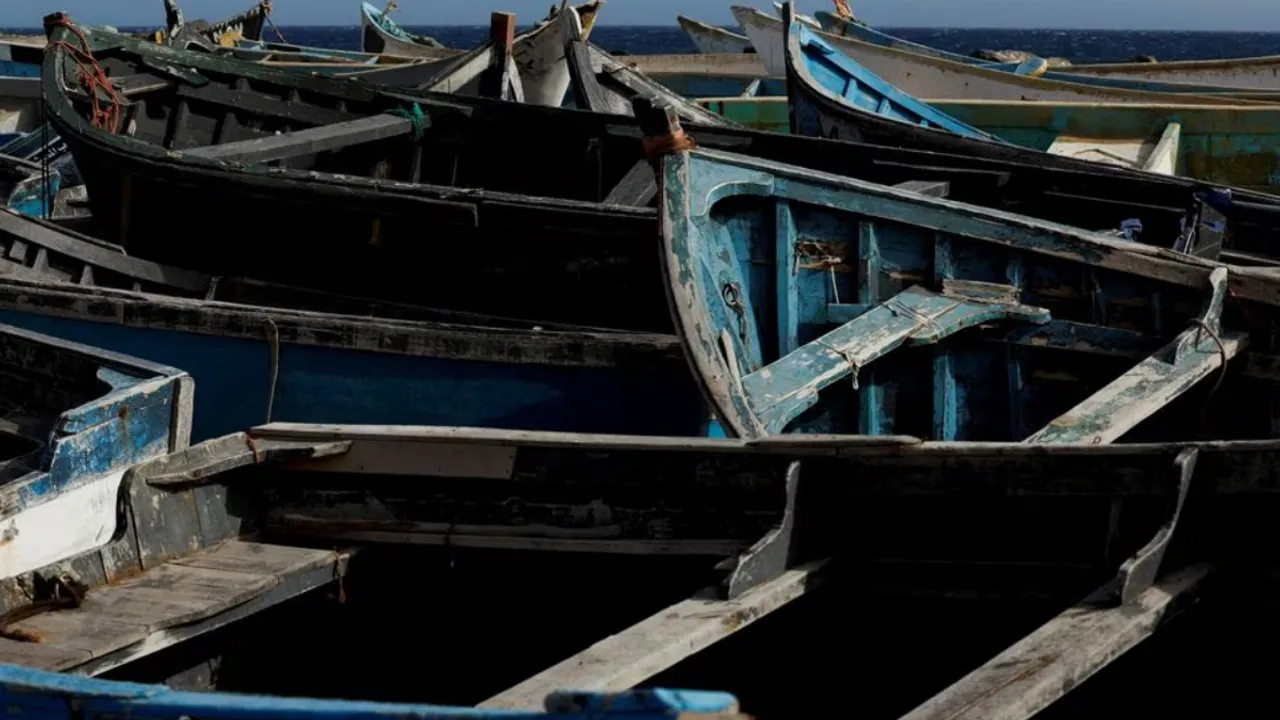  Canary Island migrant ships Photograph:(Reuters) 