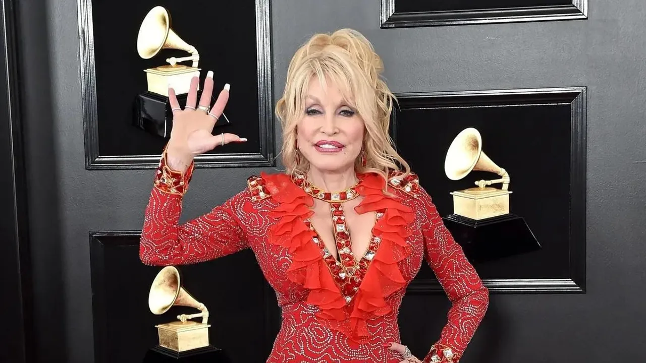  Dolly Parton Photograph:(Instagram) 