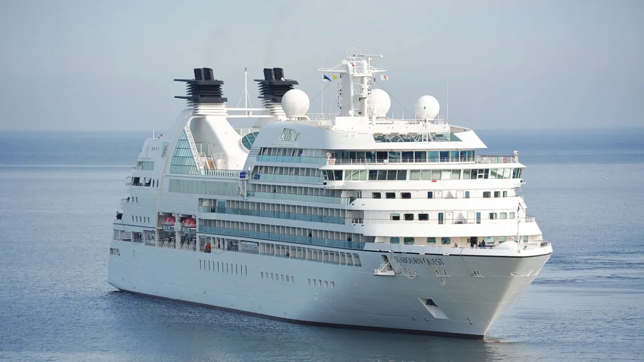  Cruise Photograph:(Others) 