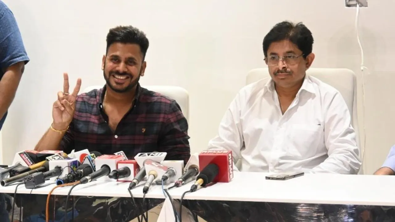  Manoj Tiwary reverses domestic retirement decision, to play in 2023-24 Ranji Trophy season for Bengal Photograph:(X) 