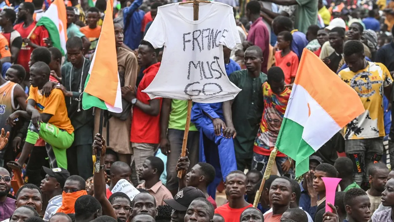  Protesters take to streets in Niger demanding withdrawal of French troops Photograph:(AFP) 