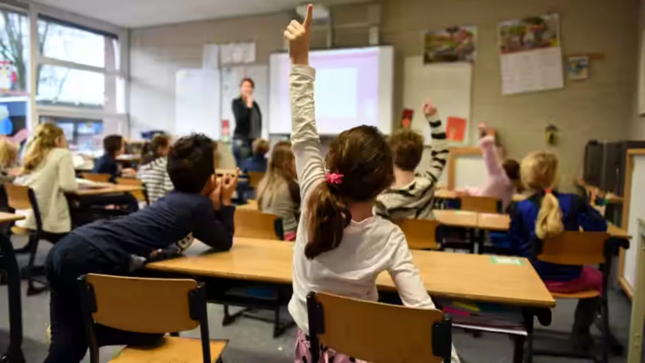  Sweden school Photograph:(Others) 