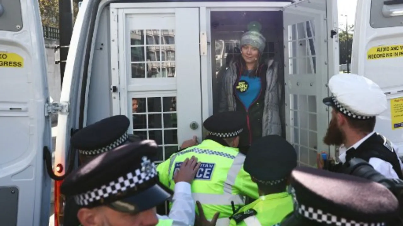  Greta Thunberg charged by UK police after being held over climate protest Photograph:(AFP) 