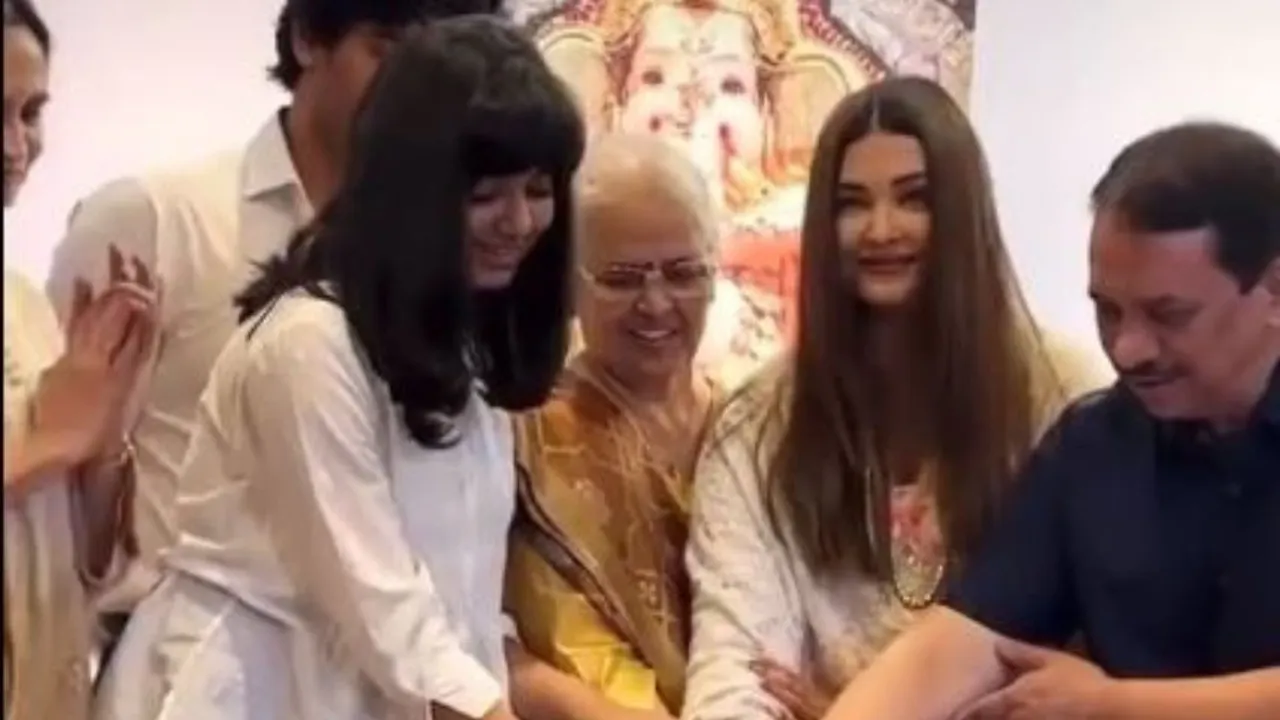  Aishwarya Rai Bachchan at an event in Mumbai with her mother and daughter Photograph:(X) 