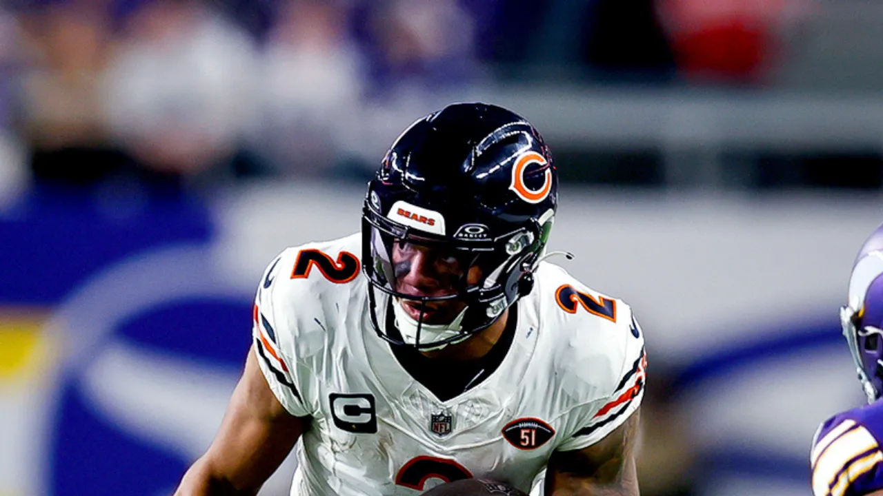  Cairo Santo helps win Chicago Bears over Minniesota Vikings in NFC North Photograph:(X) 