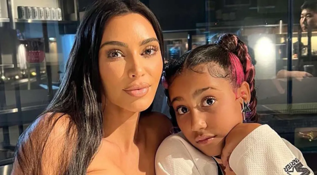  Kim Kardashian and daughter North West Photograph:(X) 