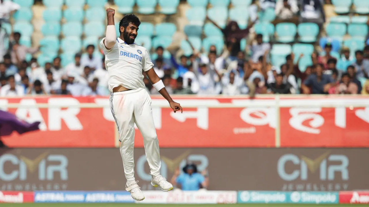  IND vs ENG: Michael Clarke in awe of Jasprit Bumrah after Vizag heroics, says 'he is a freak' Photograph:(X) 