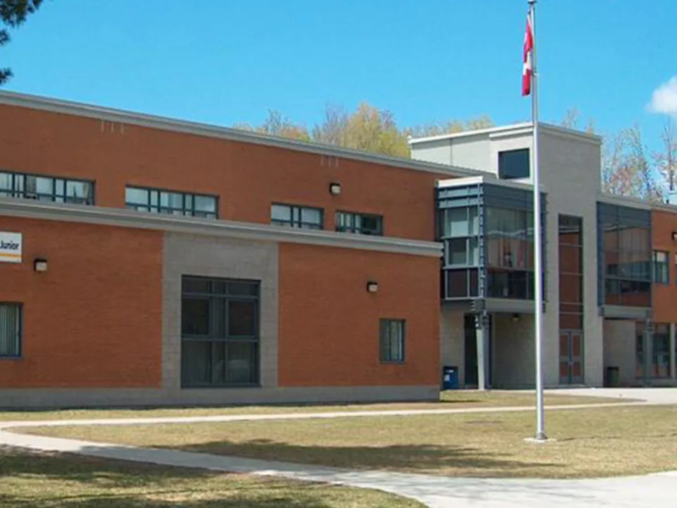  Montreal’s Westwood Junior High School Photograph:(X) 