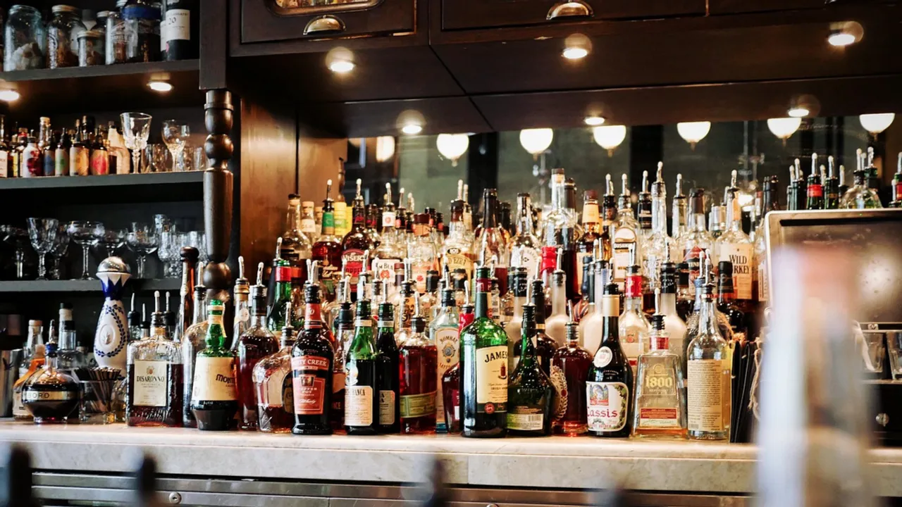  Alcohol Photograph:(Others) 