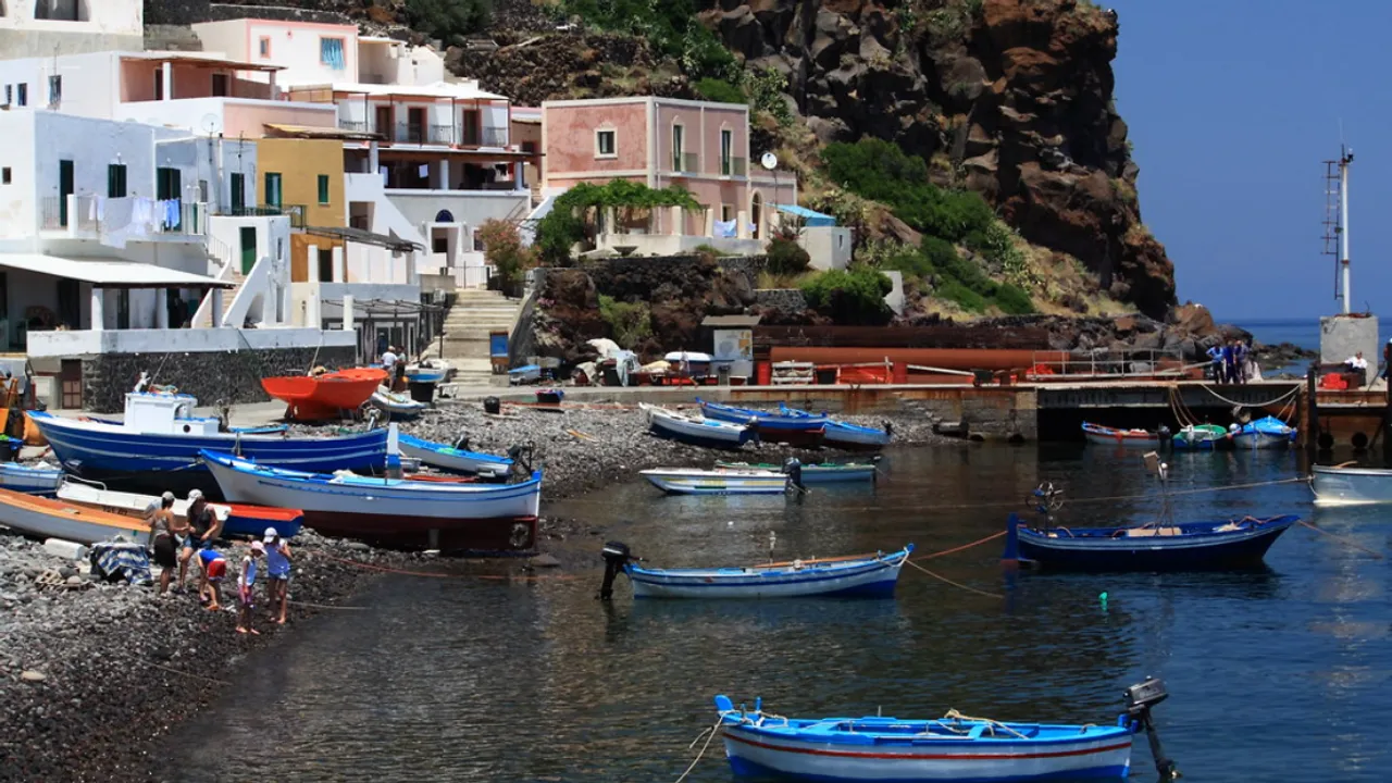   Remote Italian island of Alicudi  Photograph:(Others) 