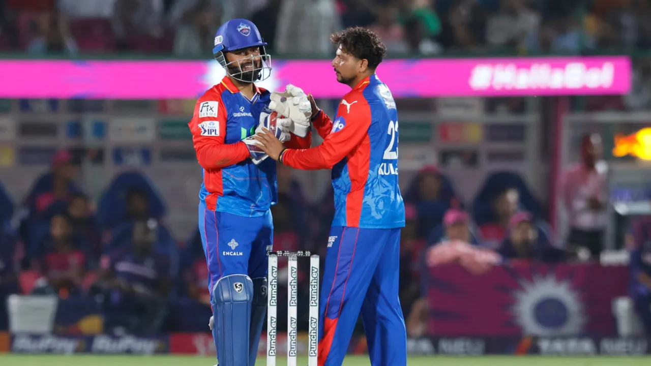  IPL 2024: Kuldeep Yadav  with DC captain Rishabh Pant  Photograph:(X) 
