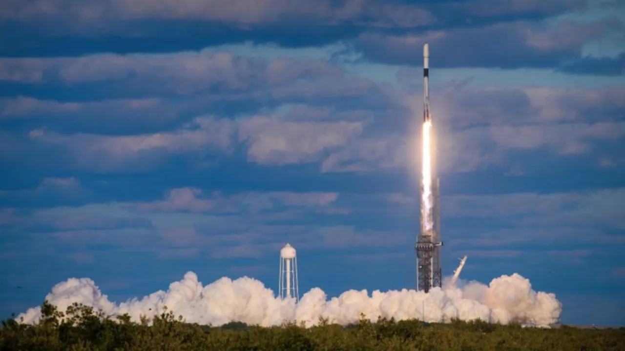  South Korea spy satellite launch Photograph:(X) 