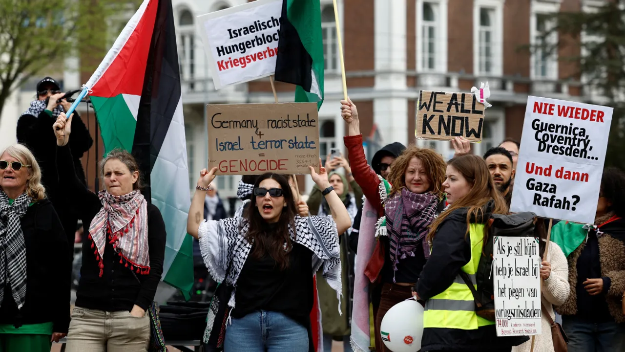  People demonstrate in support of Palestinians, on the day Nicaragua asked the International Court of Justice to order Berlin to halt military arms exports to Israel Photograph:(Reuters) 