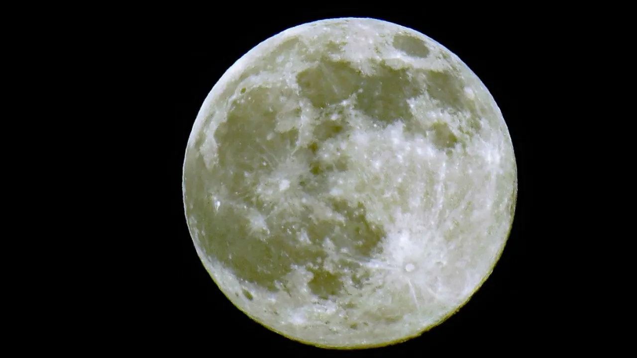  Representational image of moon. Photograph:(Others) 
