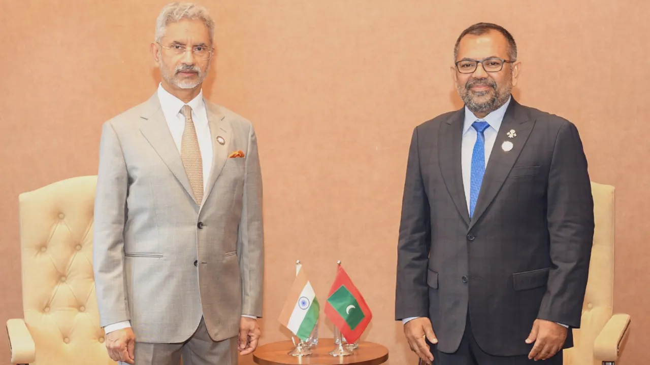  External Affairs Minister Dr S Jaishankar with his Maldivian counterpart Moosa Zameer Photograph:(X) 