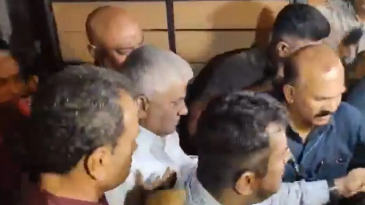  JD(S) leader HD Revanna taken into custody over kidnapping case Photograph:(ANI) 