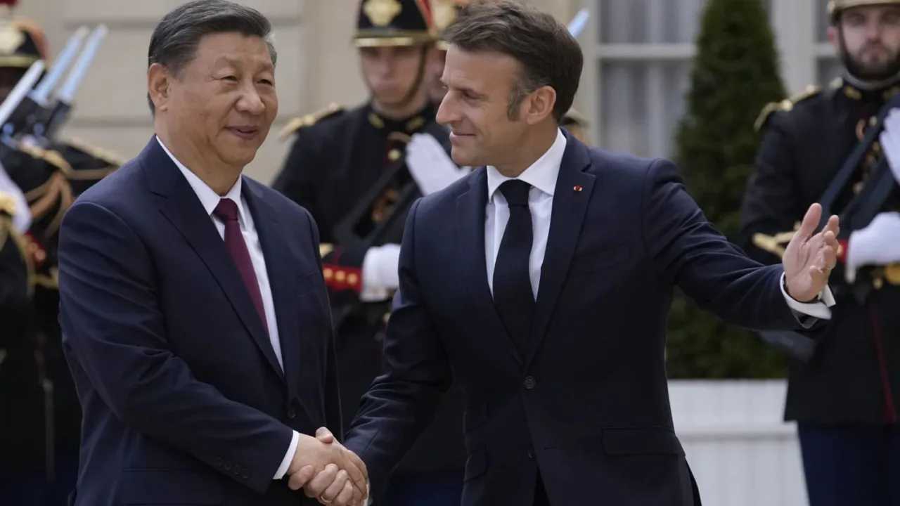  Xi Jinping in Paris Photograph:(AFP) 