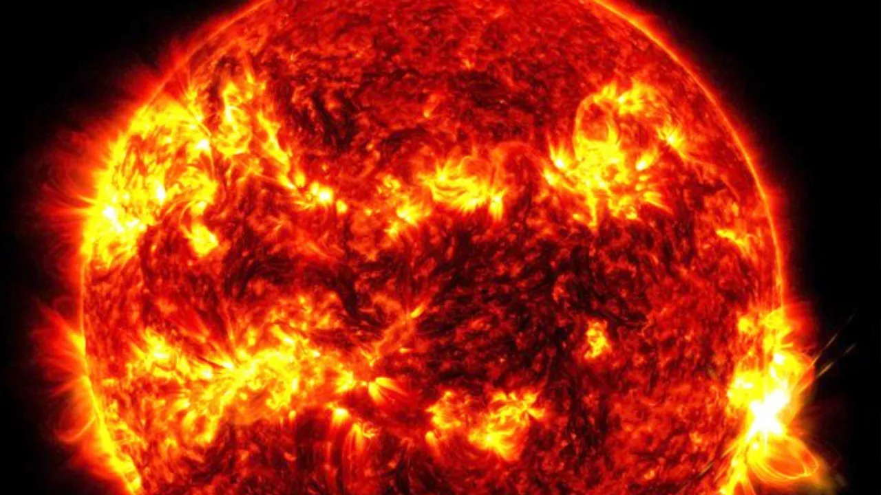  Solar flares are captured bursting from different sunspots. Photograph:(Others) 