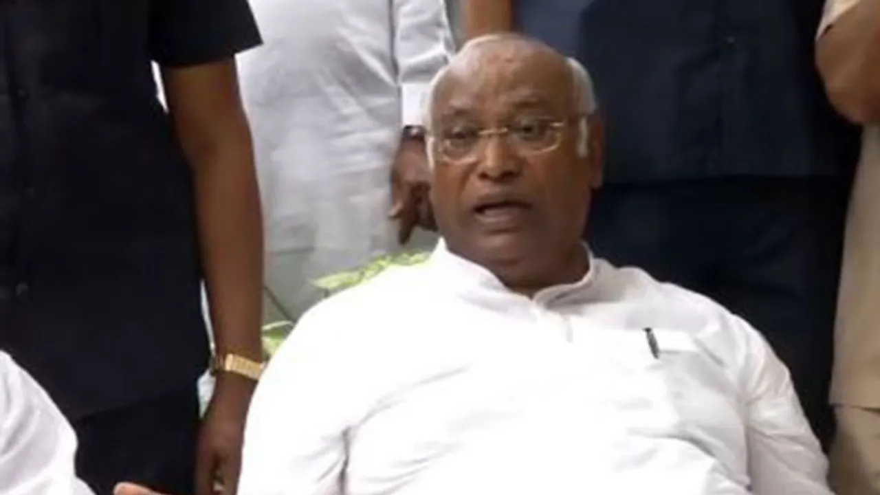  Congress President Mallikarjun Kharge Photograph:(ANI) 