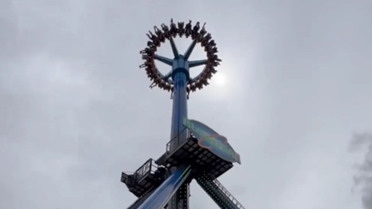 US amusement park   Photograph:(X) 
