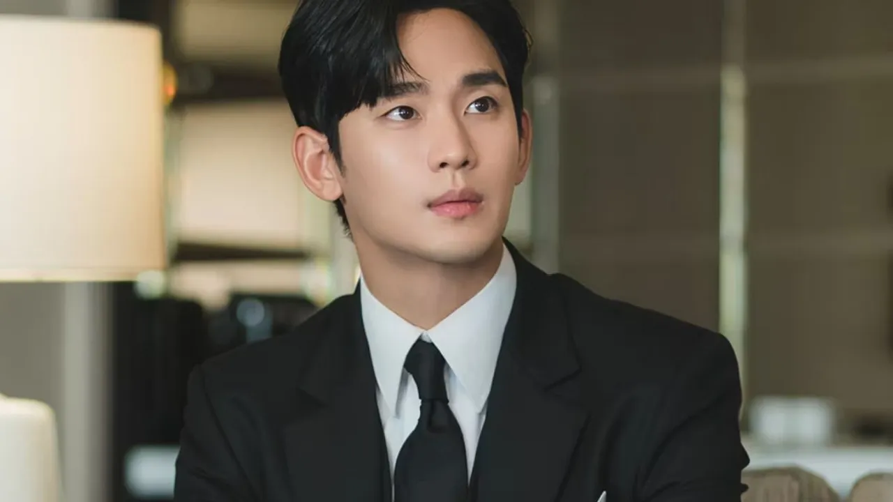  Kim Soo-hyun’s old interview about romancing a child actress resurfaces amid controversy