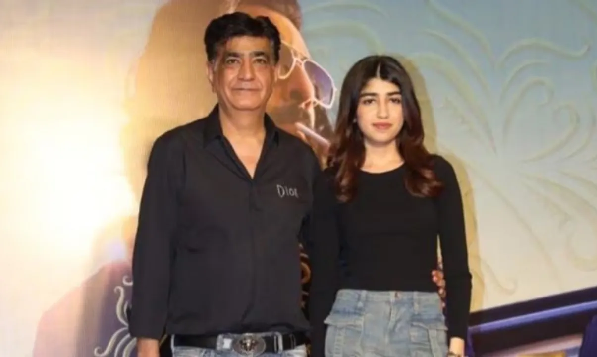  Krishan Kumar with daughter Trishaa Photograph:(X) 