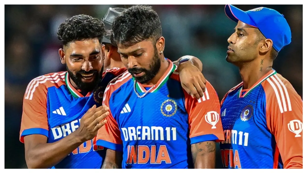  Ravi Shastri shares take on injury-prone Hardik Pandya's ODI future Photograph:(AFP) 