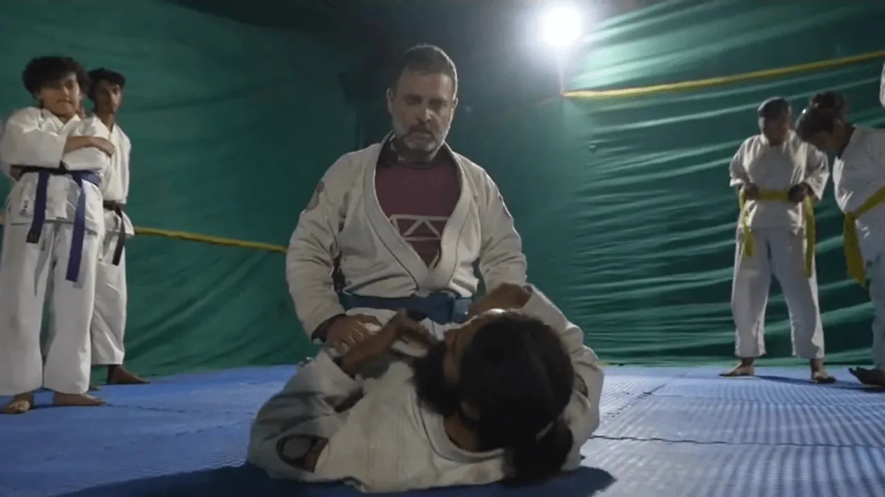  Rahul Gandhi during a martial arts session Photograph:(X) 