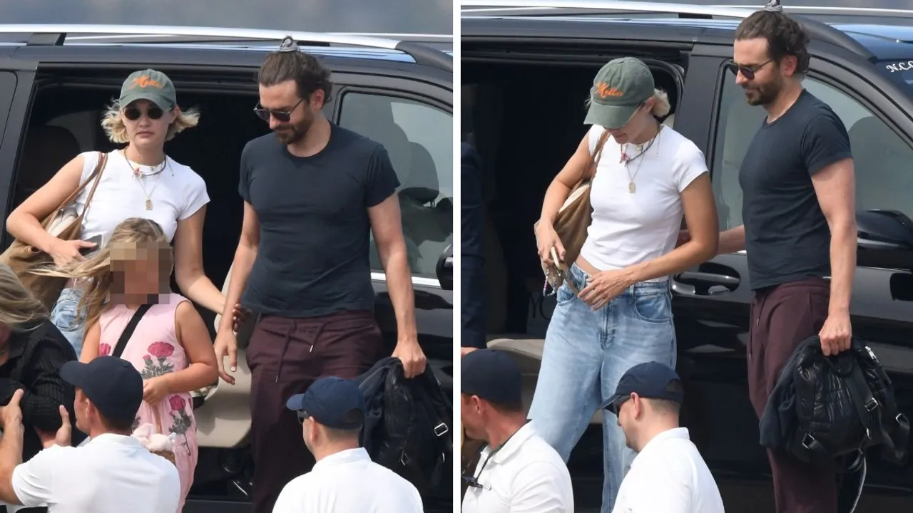  Gigi Hadid and Bradley Cooper Photograph:(Instagram) 