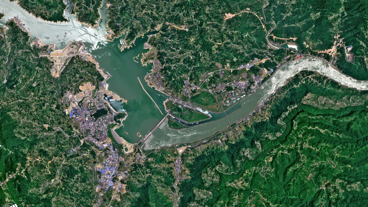  Image of China's gigantic Three Gorges Dam. Photograph:(Others) 