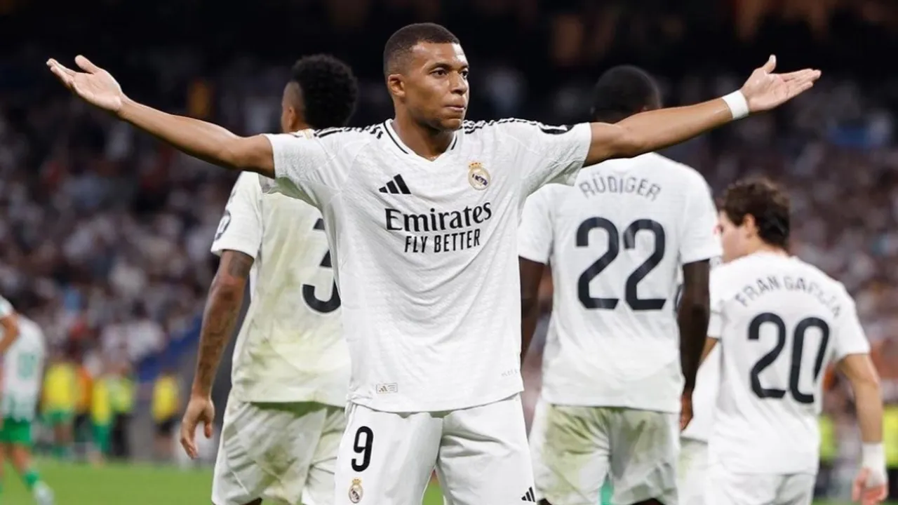  Champions League: Kylian Mbappe named in Real Madrid squad to face Lille after thigh injury Photograph:(X) 