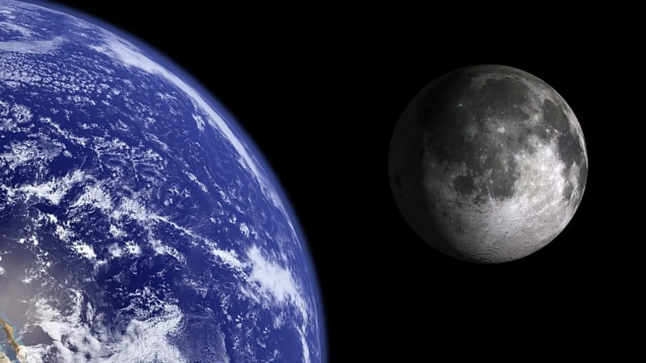  Earth and Moon Photograph:(Others) 