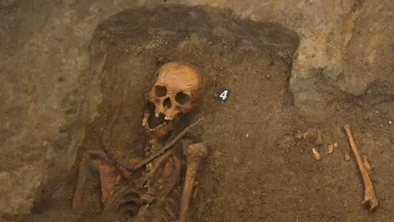  Vampire tomb found in Polish church Photograph:(Others) 