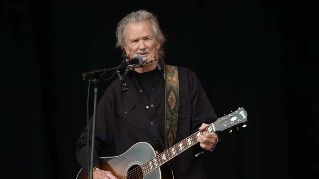  File image of Kris Kristofferson Photograph:(AFP) 