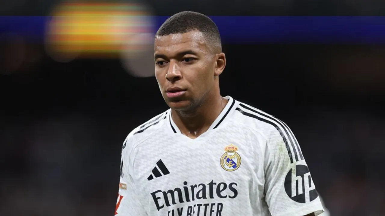  Kylian Mbappe under fire for skipping France duty but playing for Real Madrid Photograph:(X) 