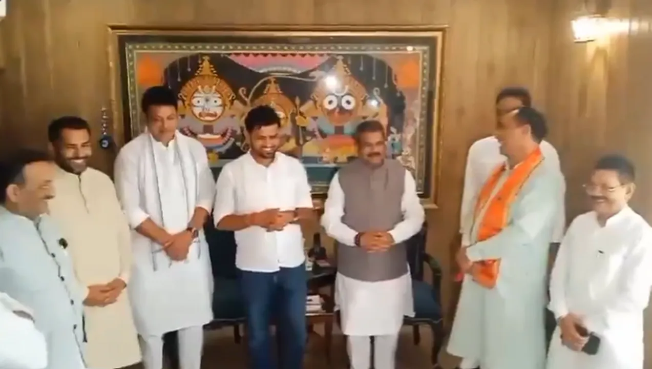  Independent MLAs Rajesh Joon and Devender Kadyan extend their support to BJP in Haryana Photograph:(ANI) 