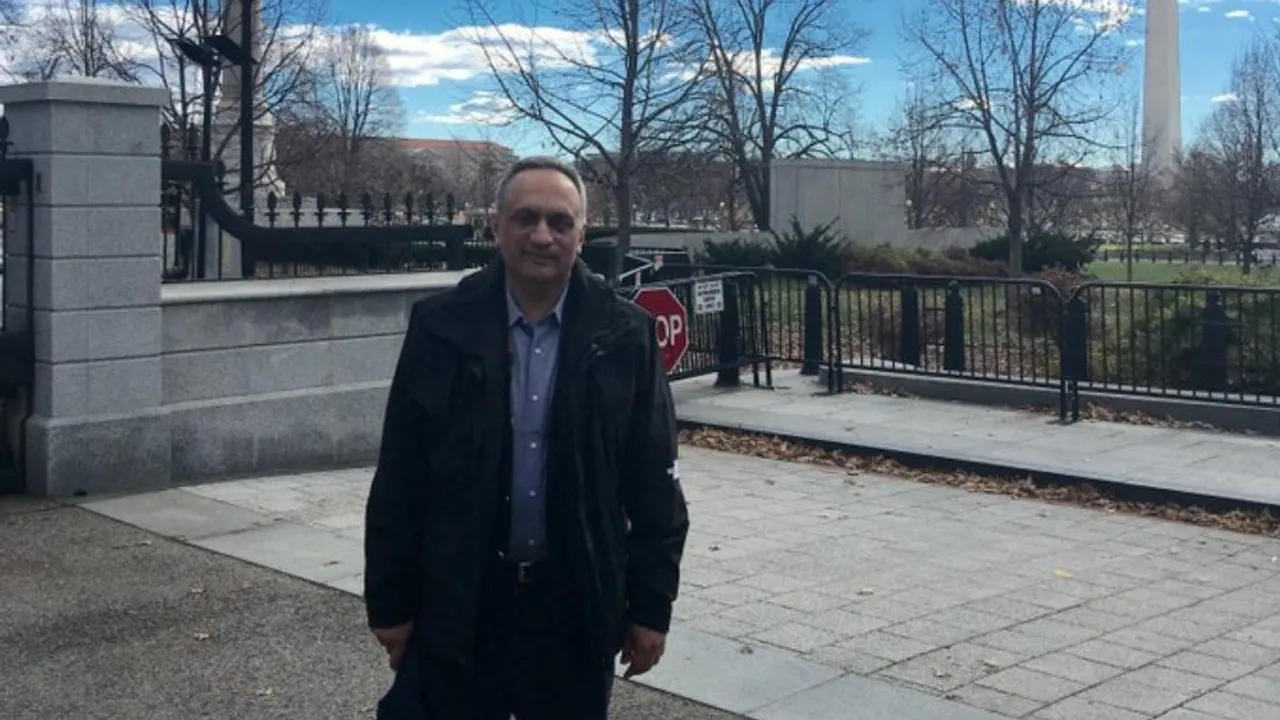  Billionaire Manoj Bhargava Photograph:(X) 