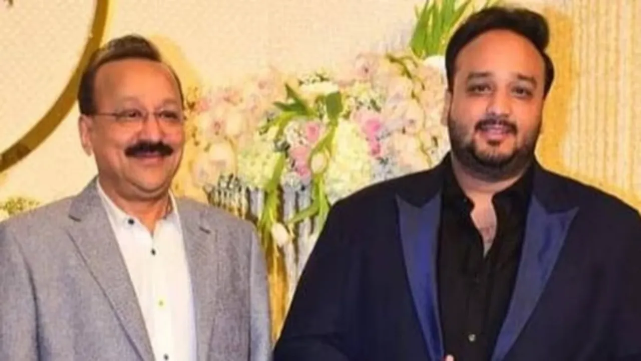  Baba Siddique, Zeeshan Siddique Photograph:(Instagram) 