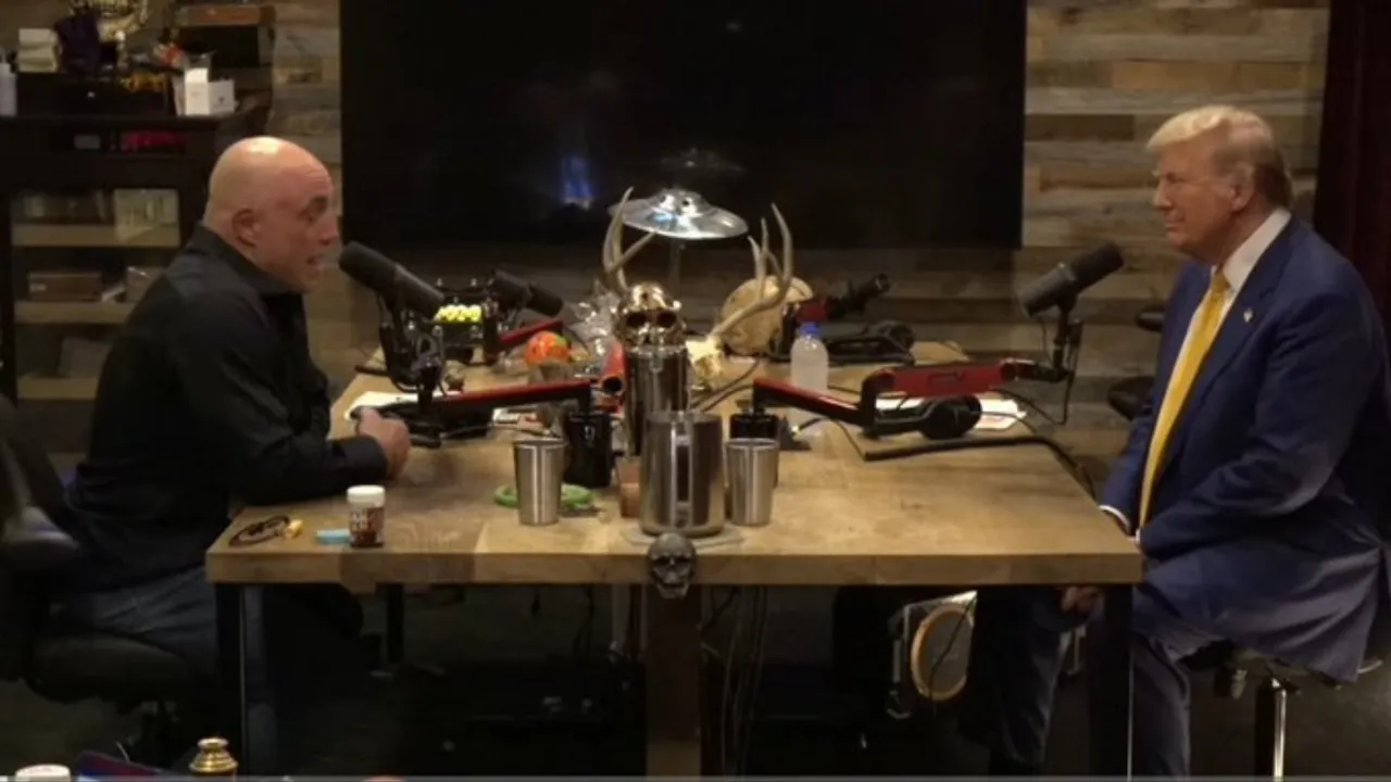  Trump on Joe Rogan's podcast/PowerfulJRE Photograph:(Others) 