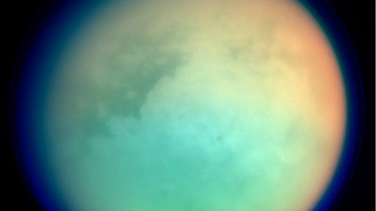  Image of Saturn's moon Titan. (Courtesy: NASA) Photograph:(Others) 